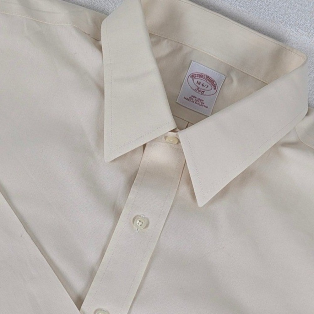 Brooks Brothers 346 Mens Long Sleeve Button Down Dress Shirt Cream Size 18 6/7